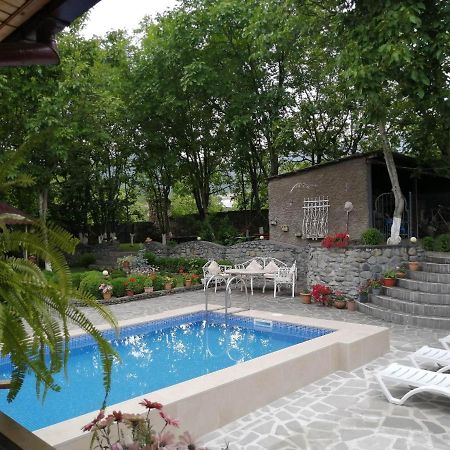 Family Hotel Lago & Wine Cellar لاجوديخي المظهر الخارجي الصورة