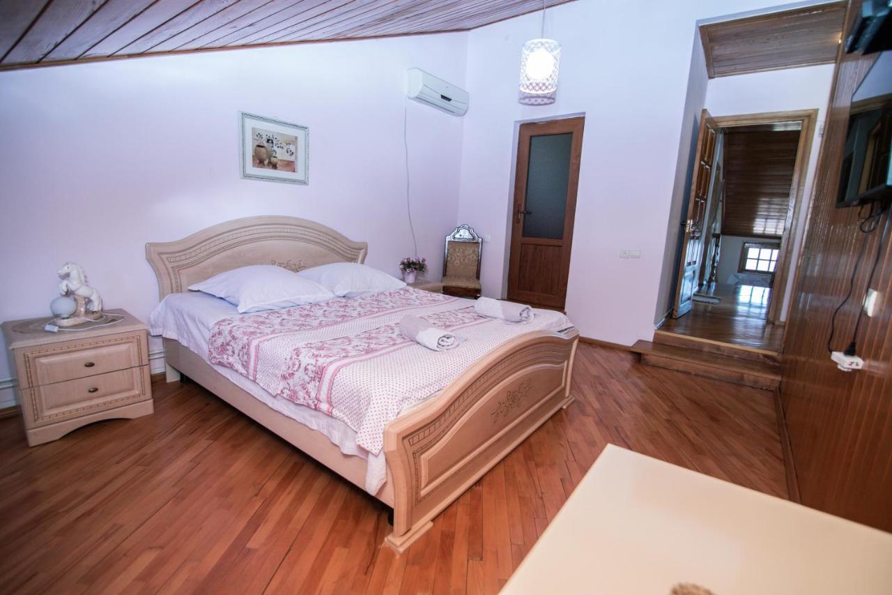 Family Hotel Lago & Wine Cellar لاجوديخي المظهر الخارجي الصورة