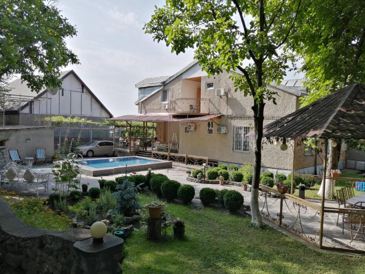Family Hotel Lago & Wine Cellar لاجوديخي المظهر الخارجي الصورة