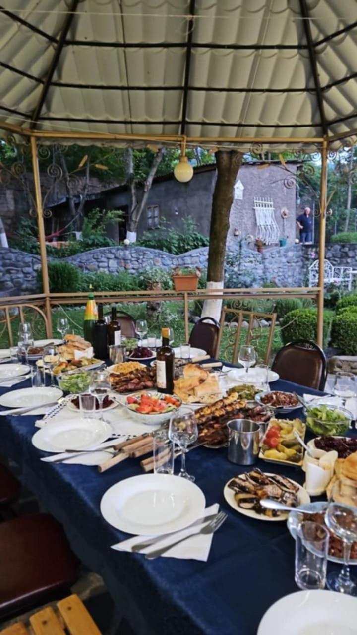 Family Hotel Lago & Wine Cellar لاجوديخي المظهر الخارجي الصورة